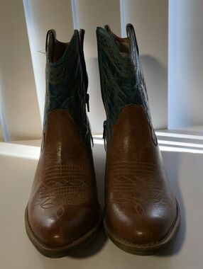 Coconuts By Matisse Style PISTOL Brown faux Leather Ankle Boots with Teal Shaft